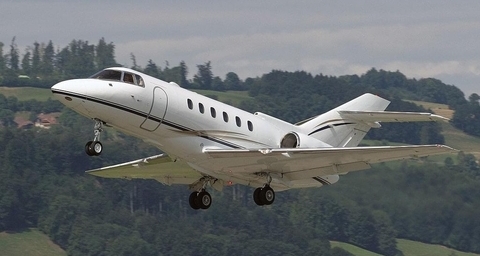 UNIQ Mid-size Jet